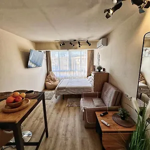 Lovely New 77 Apartment