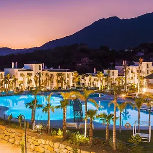 Hills Aparthotel